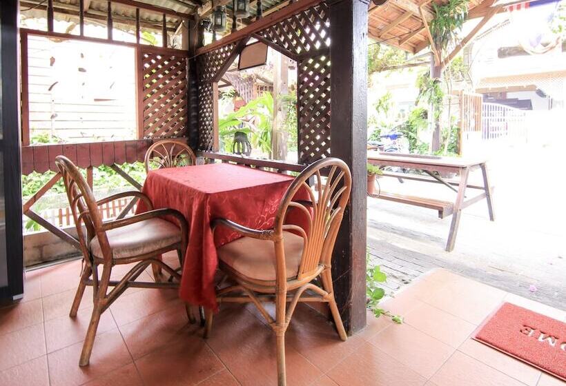 فندق Ombak Inn Chalet