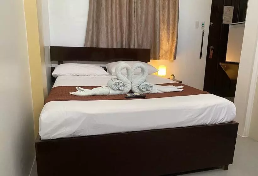 هتل Papa Freds Beach Resort