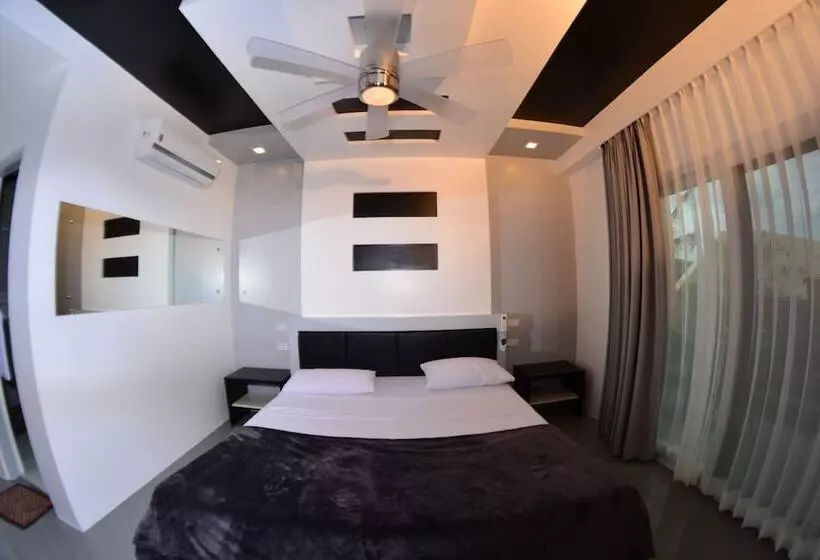 هتل Papa Freds Beach Resort