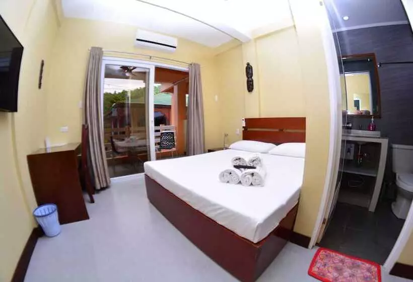 هتل Papa Freds Beach Resort