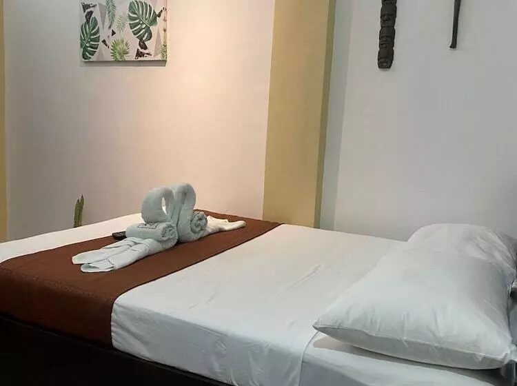 هتل Papa Freds Beach Resort