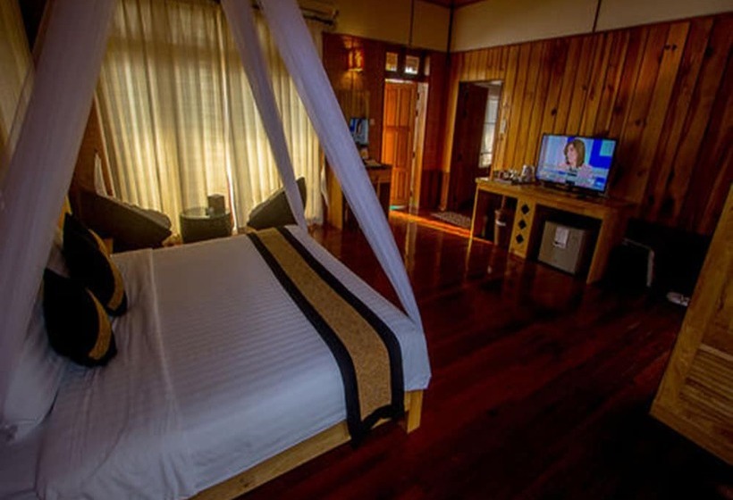 هتل Royal Nadi Resort