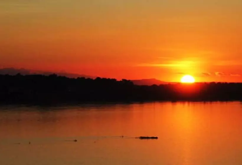 هتل Suksavanh River