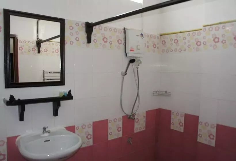 هتل Suksavanh River