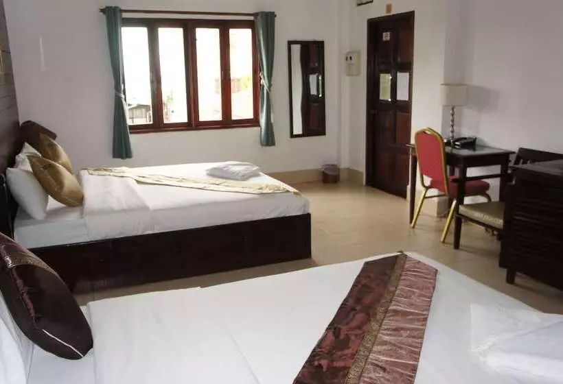 هتل Suksavanh River