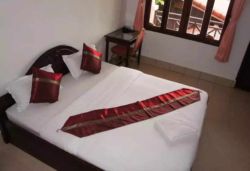 هتل Suksavanh River