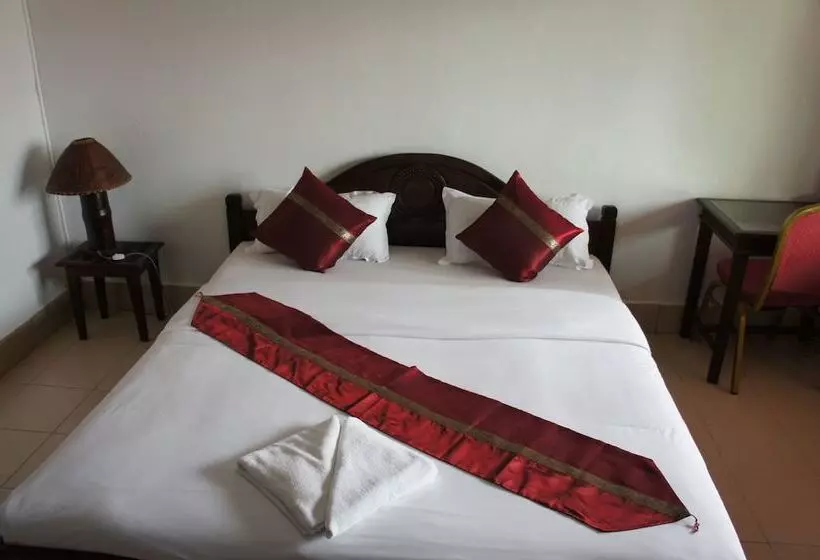 هتل Suksavanh River