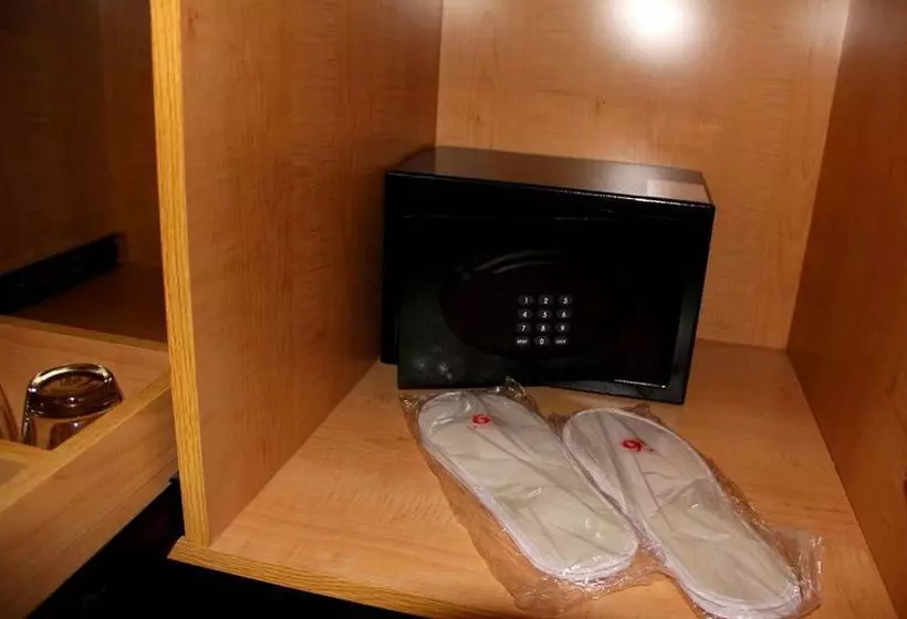 Hotel The Ninety Six Boutique