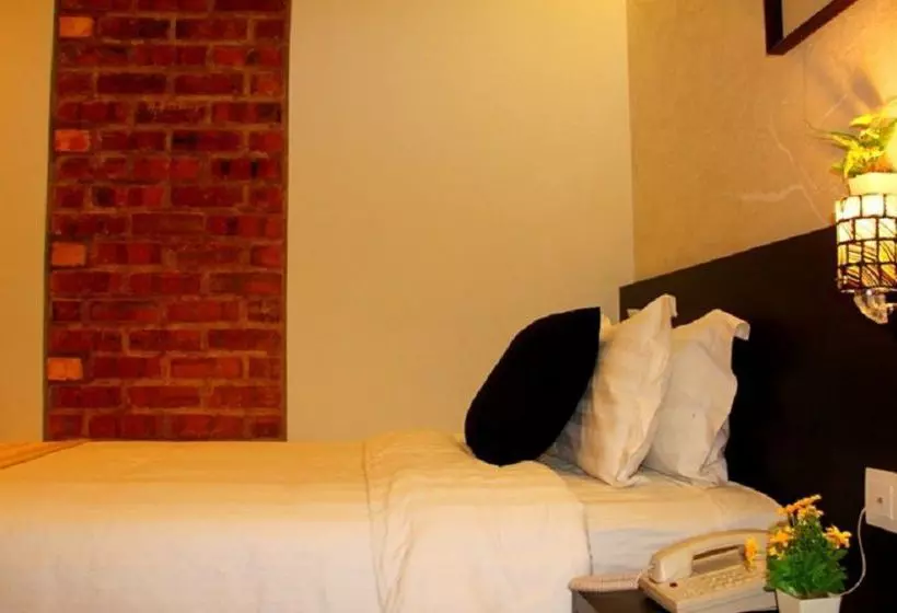 Hotel The Ninety Six Boutique