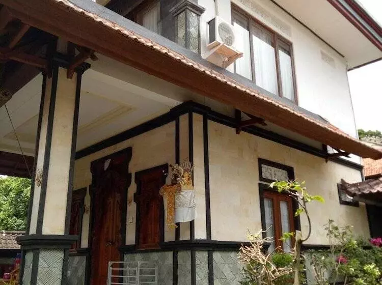 Pensiune Karma House