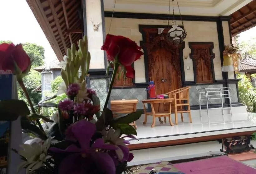 Pensiune Karma House