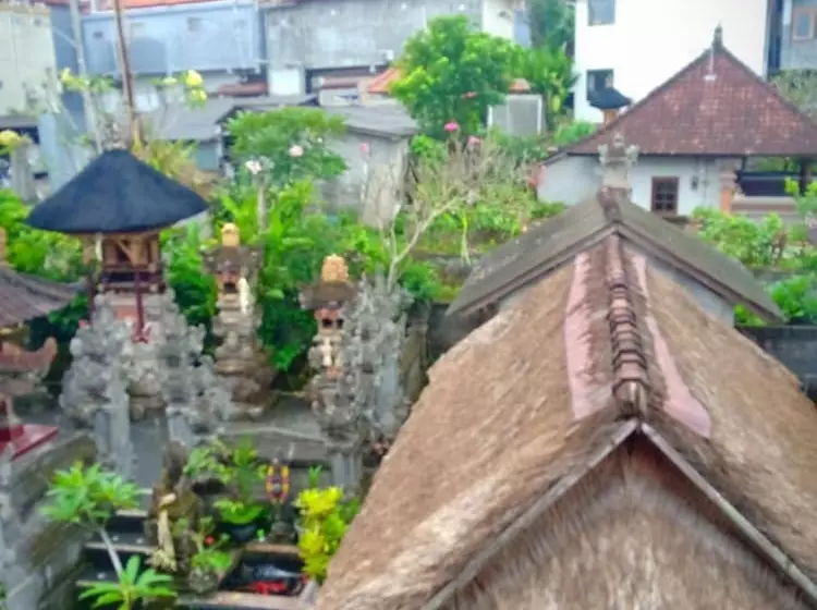 Pensiune Karma House