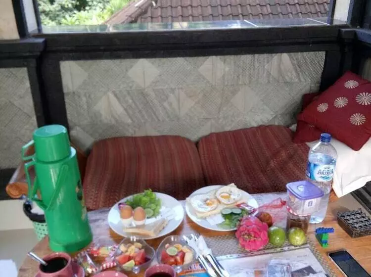 Pensiune Karma House