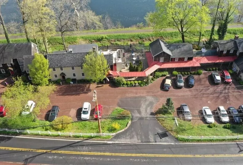 Aamiaismajoitus (B&B) Lumberville 1740 House