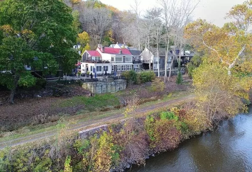 Aamiaismajoitus (B&B) Lumberville 1740 House
