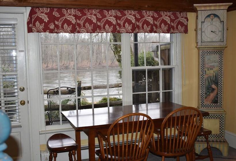 住宿加早餐  Lumberville 1740 House