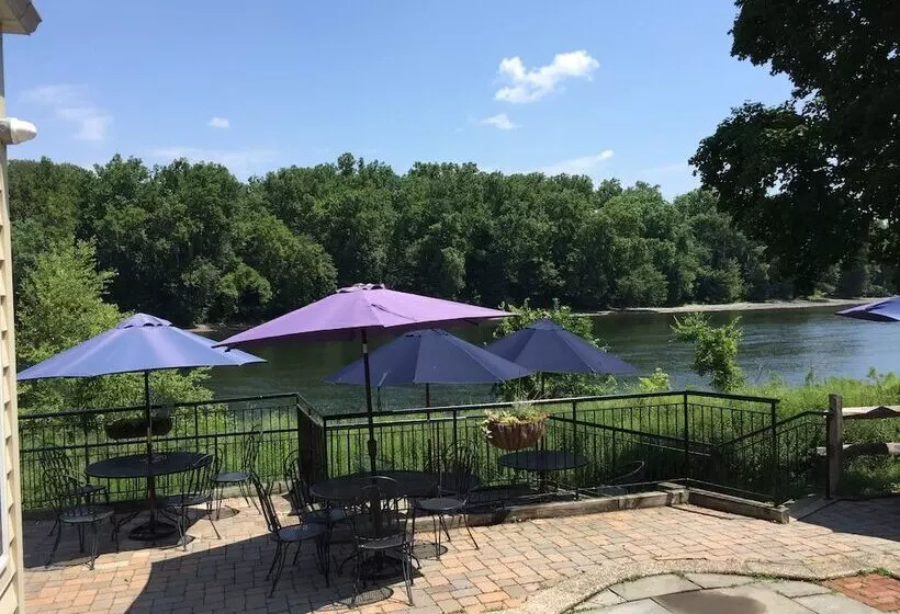 Aamiaismajoitus (B&B) Lumberville 1740 House