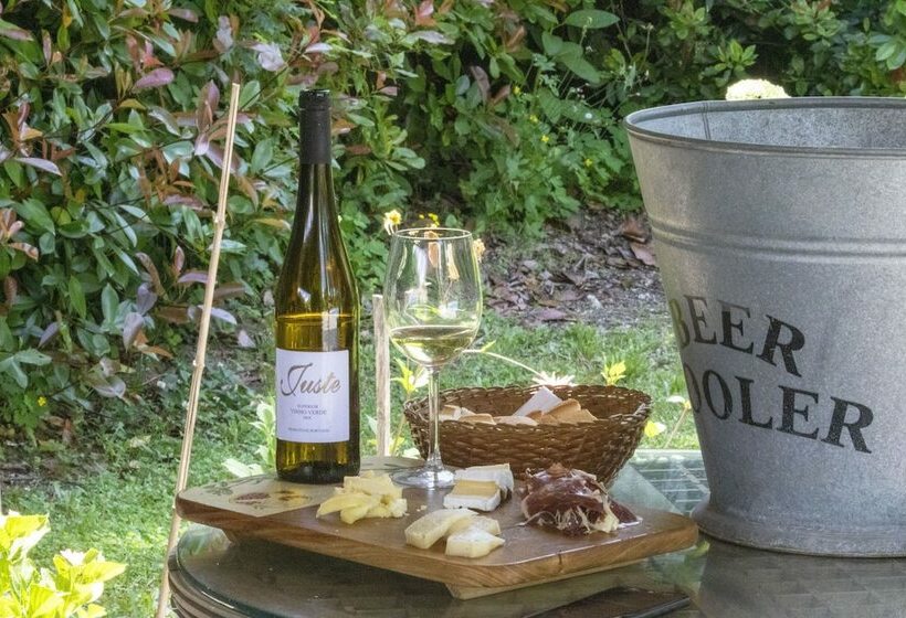 مسافرخانه Casa De Juste Lousada