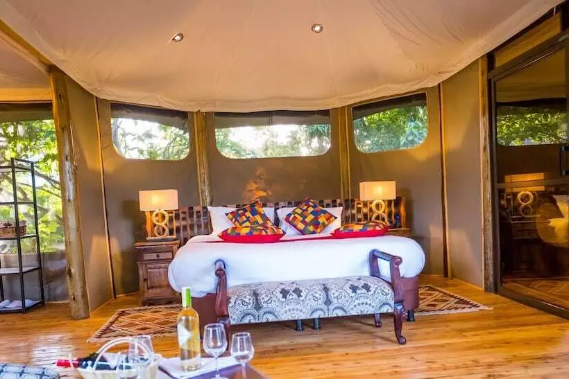 هتل Mara Treetops Luxury Camp