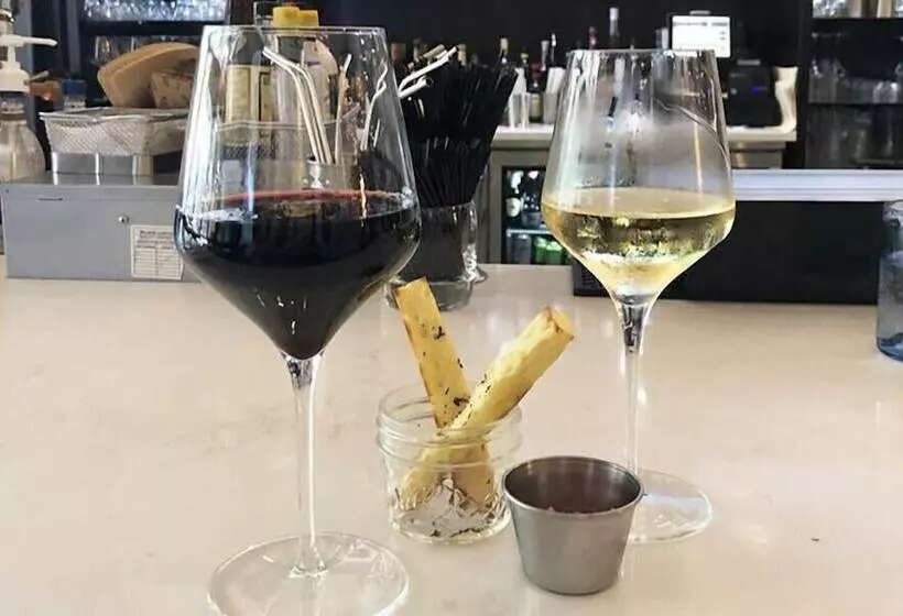 هتل Mara Treetops Luxury Camp