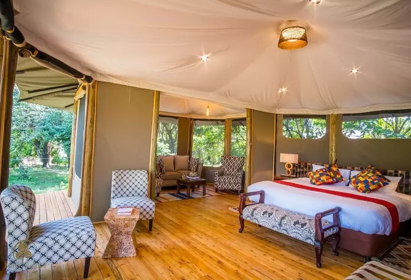هتل Mara Treetops Luxury Camp