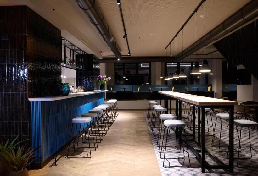 هتل Rmh Modena Raffaello