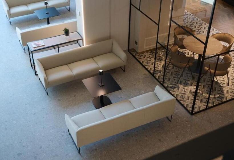 هتل Rmh Modena Raffaello