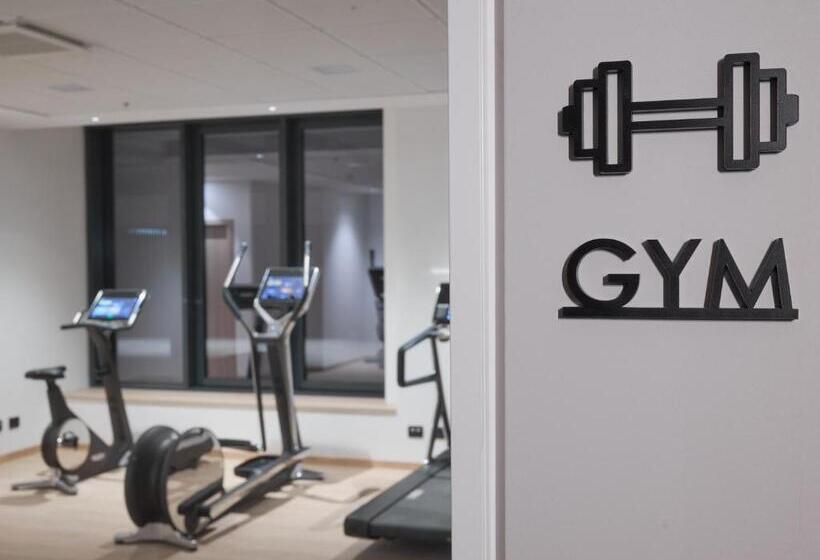 هتل Rmh Modena Raffaello