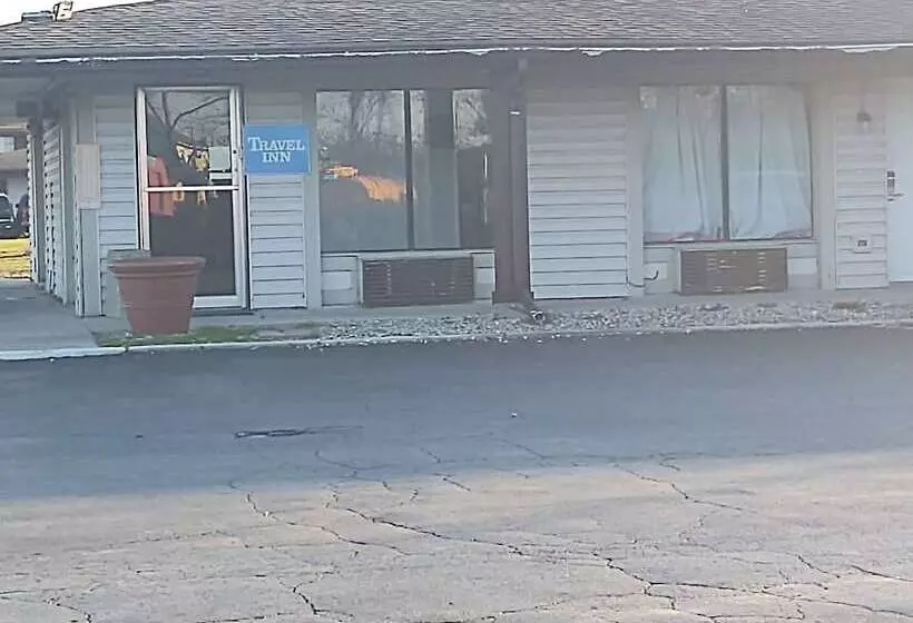 Hotelli Travel Inn Perrysburg