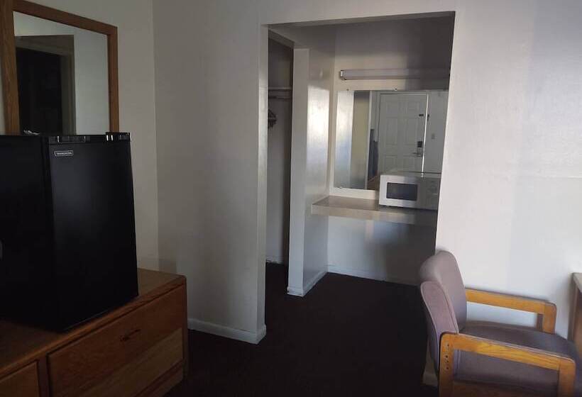 فندق Travel Inn Perrysburg