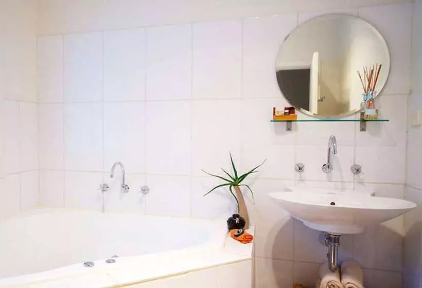 Healesville Apartments