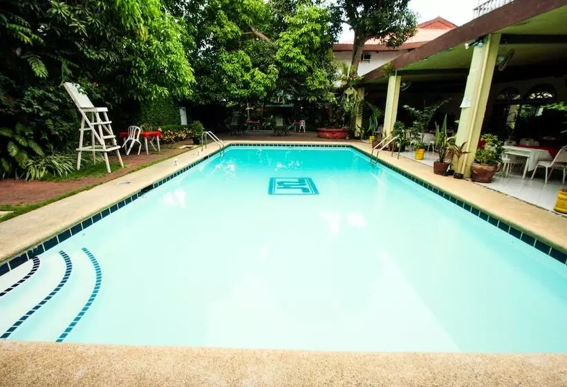 בית מלון כפרי Bohol La Roca