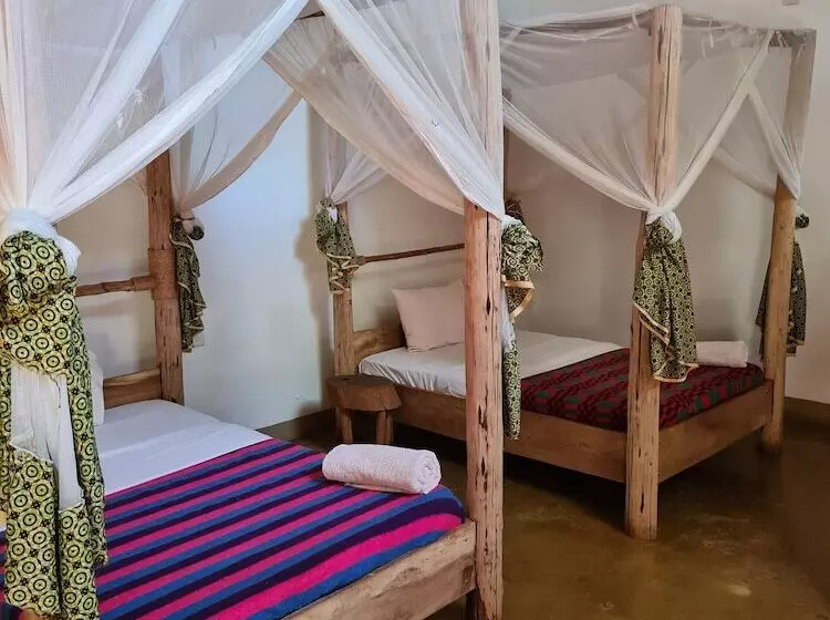 هتل Honey Badger Lodge