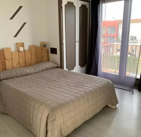 Hotel Hôtel Le Canetois