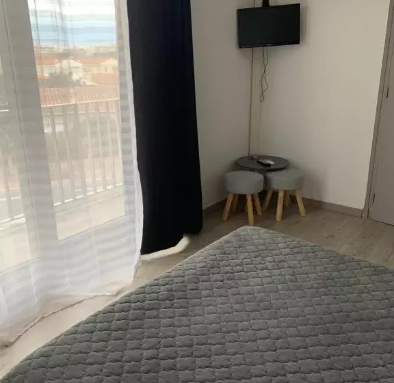 Hotel Hôtel Le Canetois