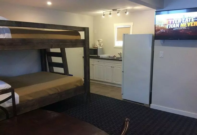 בית מלון כפרי Peaks Lodge