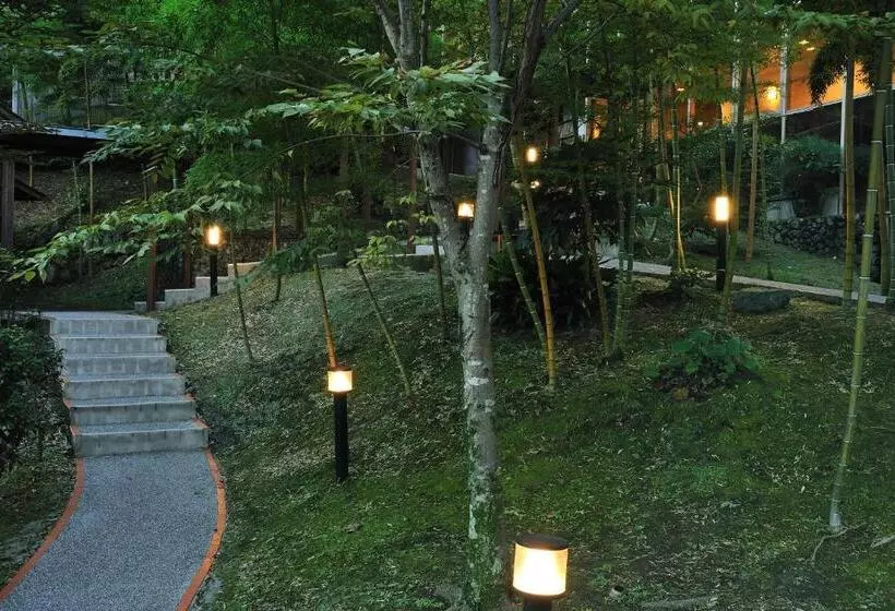 בית מלון כפרי Ryochiku Bettei