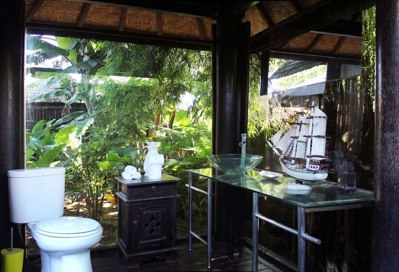 Otel Seabreeze Hostel Bali