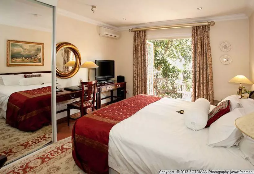 Отель The Oasis Boutique & Residency