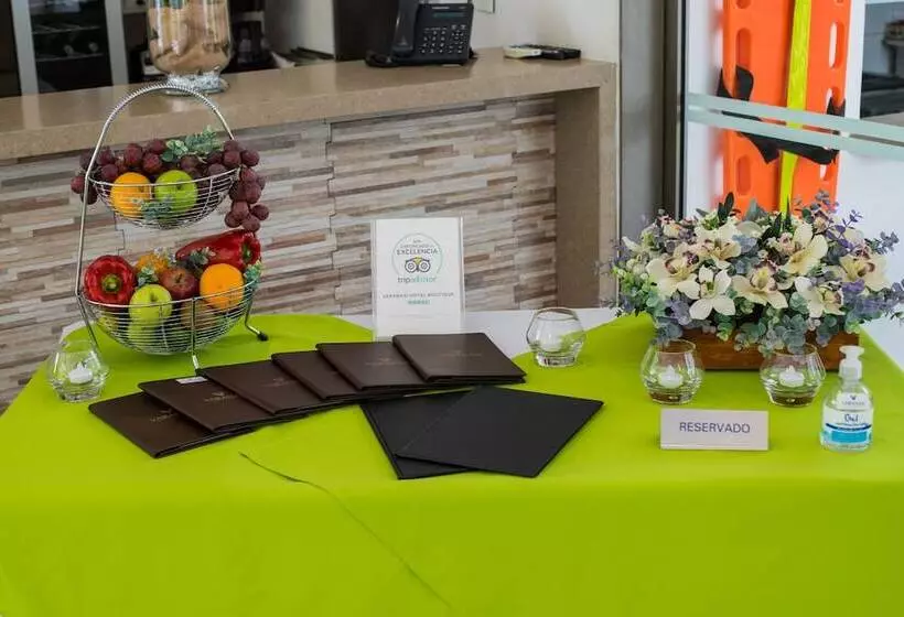 Varanasi Hotel Boutique Aeropuerto