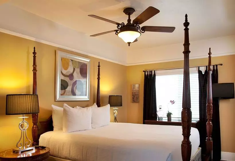 ホテル Found San Diego