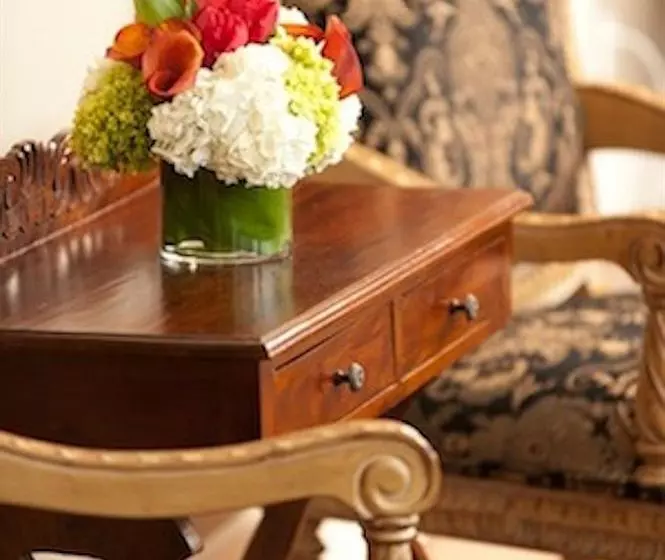 ホテル Found San Diego