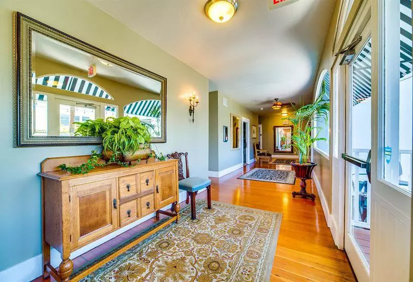 ホテル Found San Diego