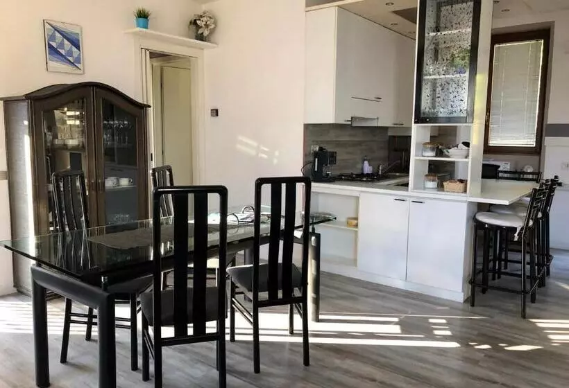 Le Terrazze Vista Lago Piscina Tennis Parking Wi Fi