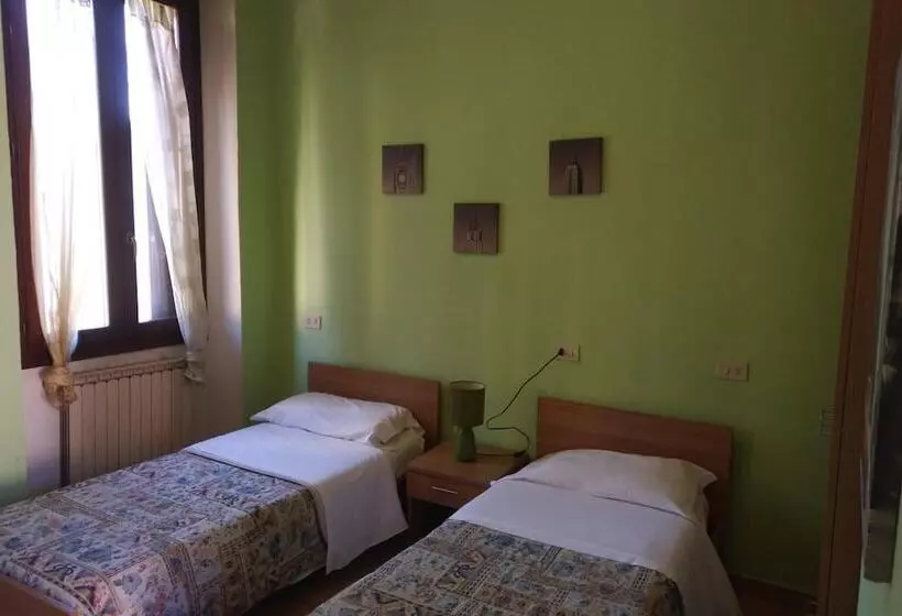 Пансион La Corte Del Poeta