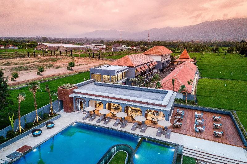 Отель Lovina Beach Club And Resort