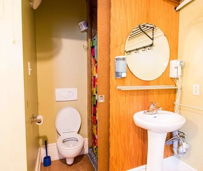 Общежитие Auberge Du Plateau