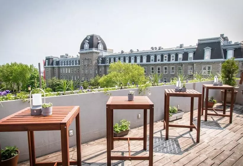 Общежитие Auberge Du Plateau