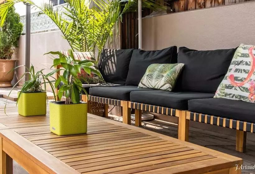 Общежитие Auberge Du Plateau