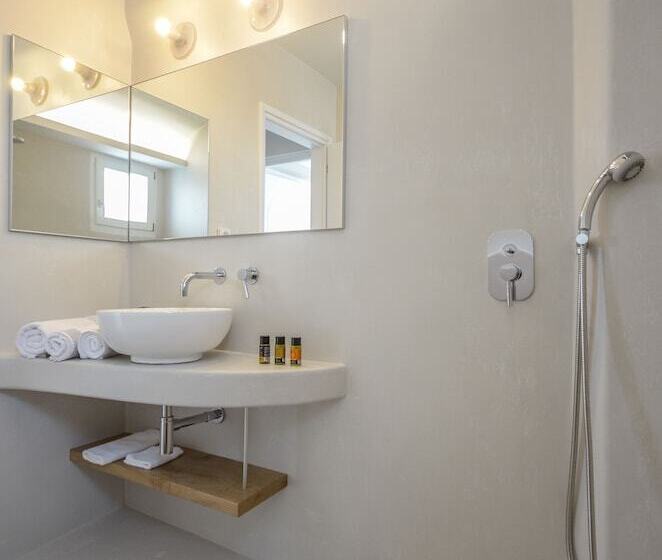 Antony Suites Adults Only